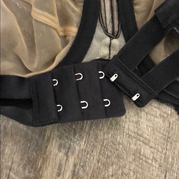 Lingerie set, bra and suspenders. - Picture 5 of 8